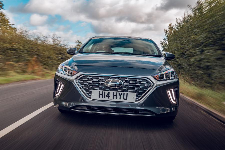  Hyundai IONIQ Plug-in Hybrid (AE) 2019 года  (UK) (фото 13 из 40)